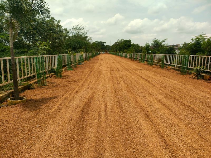 Premium plots located on the Mumbai Highway